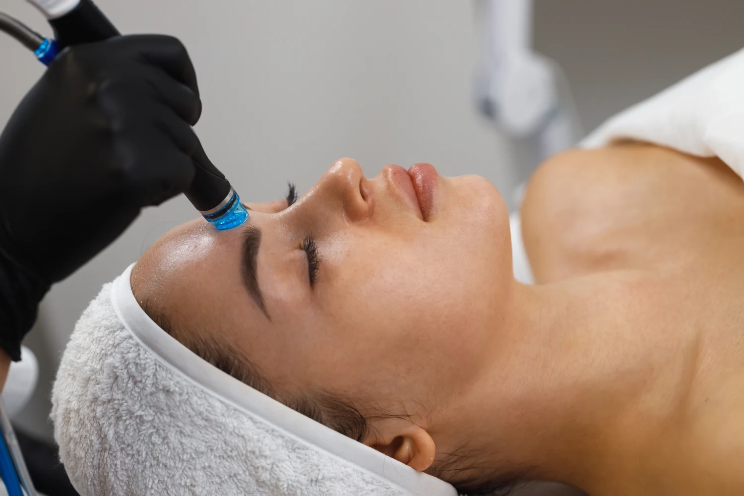 First-Time HydraFacial in Bilaspur? Here’s What No One Tells You